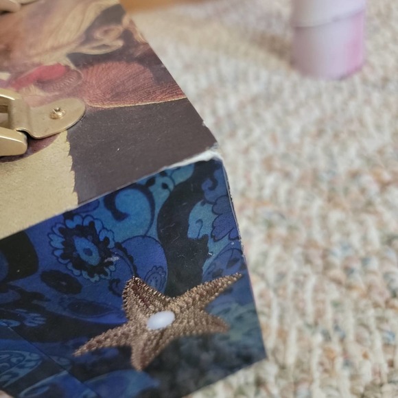 Mermaid Lost Treasures Box Purse Handbag Cosmetic Trunk Bag - Picture 8 of 10